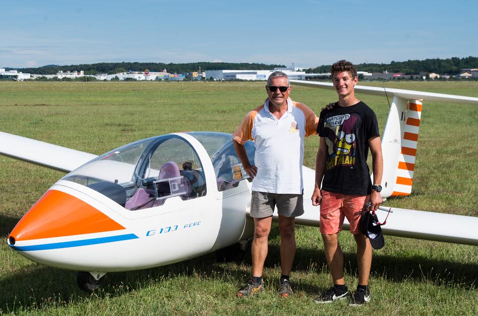 Un jeune pilote dans les rangs