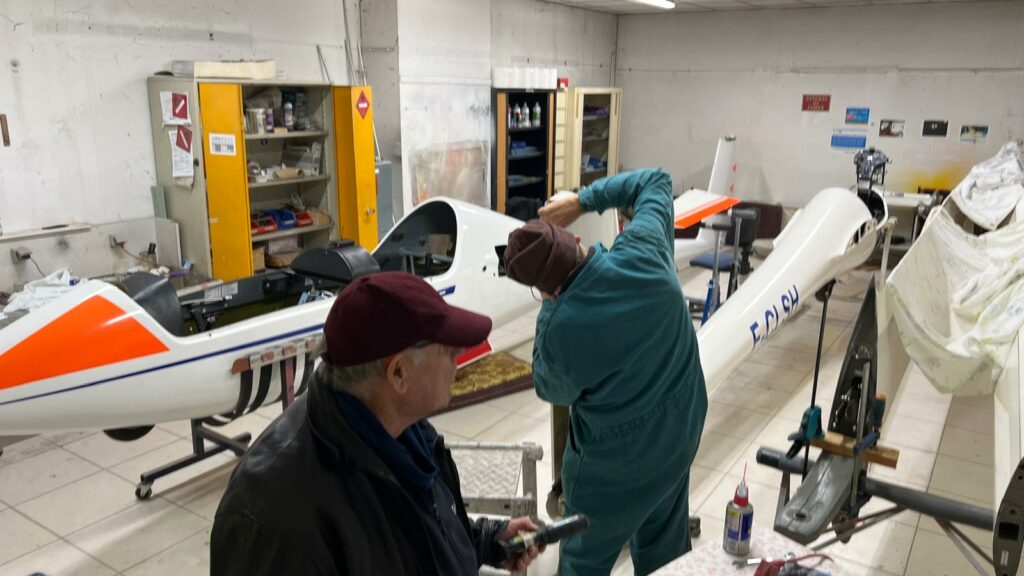 Jean-Pierre et Jacky soigne la dérive du Sierra Hotel